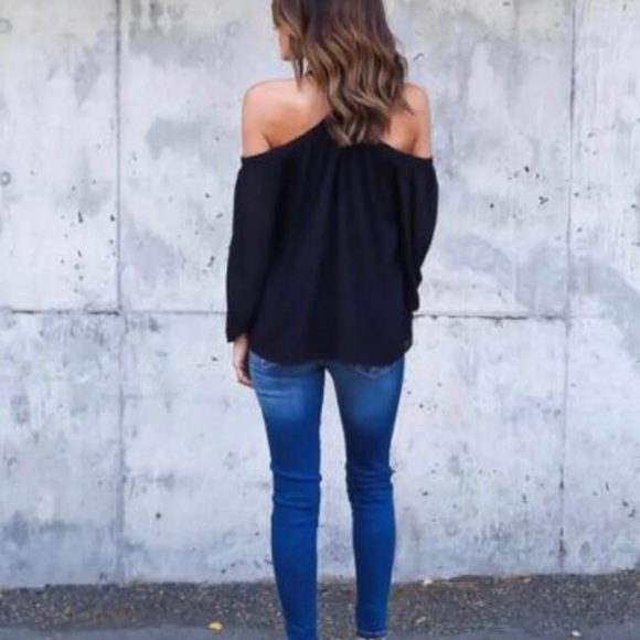 Black off the Shoulder full sleeve halter top - Picture 2 of 5